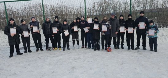 Турнир по футболу на снегу.