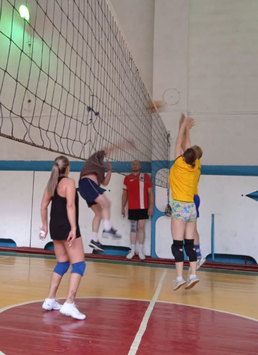 Первенство по волейболу среди команд 40+: опыт плюс энергия