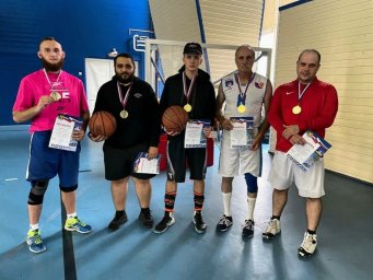 В баскетболе победила "Сибирь"