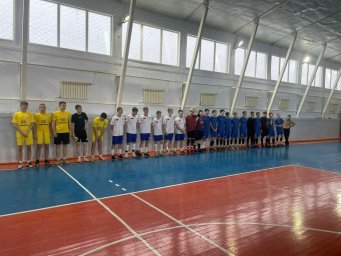 Футболисты на 1 месте Футболисты на 1 месте