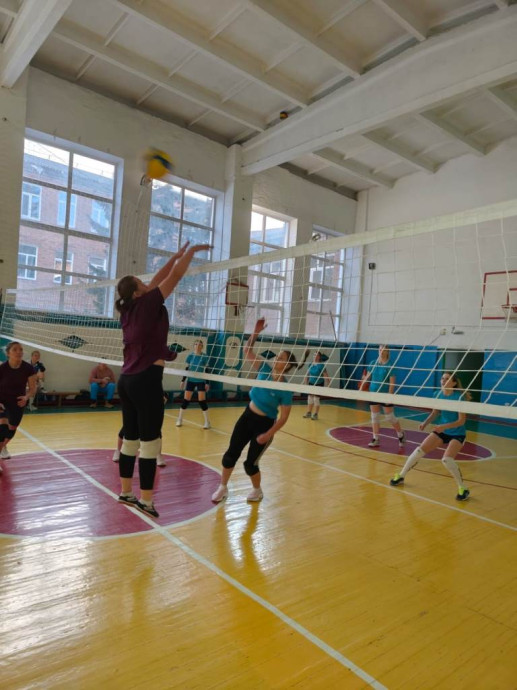 Чемпионат района по волейболу среди женщин. 1